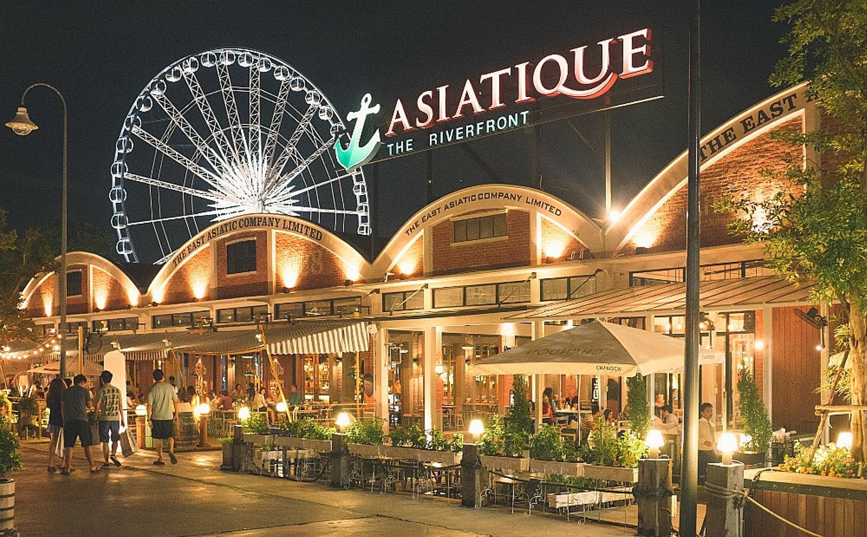 Asiatique The Riverfront at night